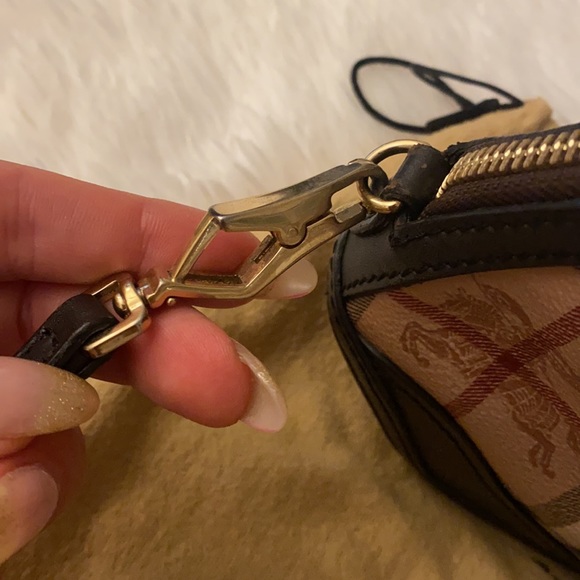 Burberry bag - Picture 3 of 8